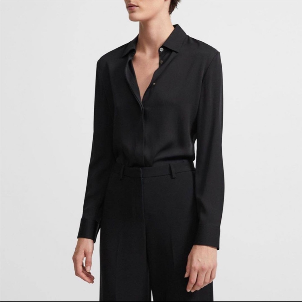 Theory button down